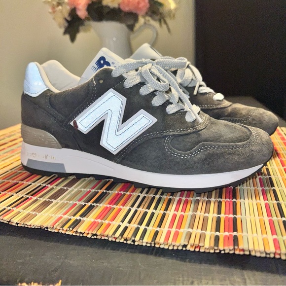 New Balance - Picture 1 of 5
